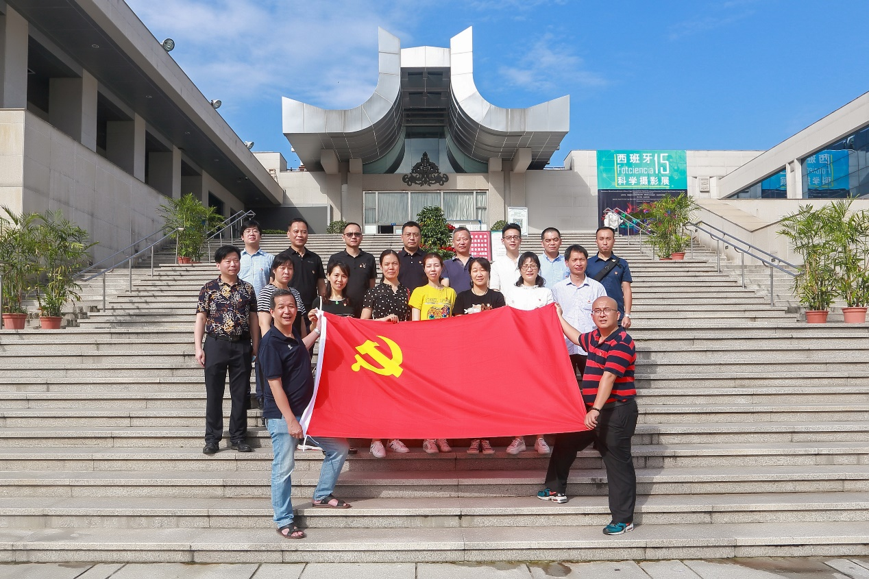 禮贊建黨百年|參觀(guān)紅色教育基地(dì) 夯實(shí)黨(dǎng)史學習(xí)教育
